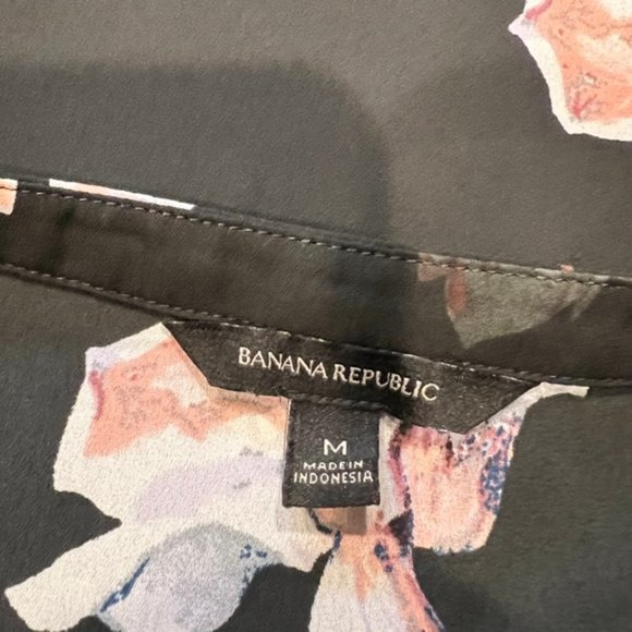 Banana Republic Sheer Long Sleeve Rounded Bottom Blouse Size M - Picture 10 of 10